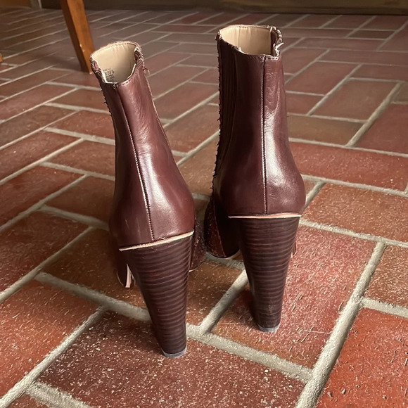 Brown BCBGMaxazria MA-Metild Snakeskin Bootie 9.5 - Picture 6 of 9